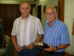 Georg Ruf dankt Dietrich Gläser für dessen Arbeit im Gemeinderat 